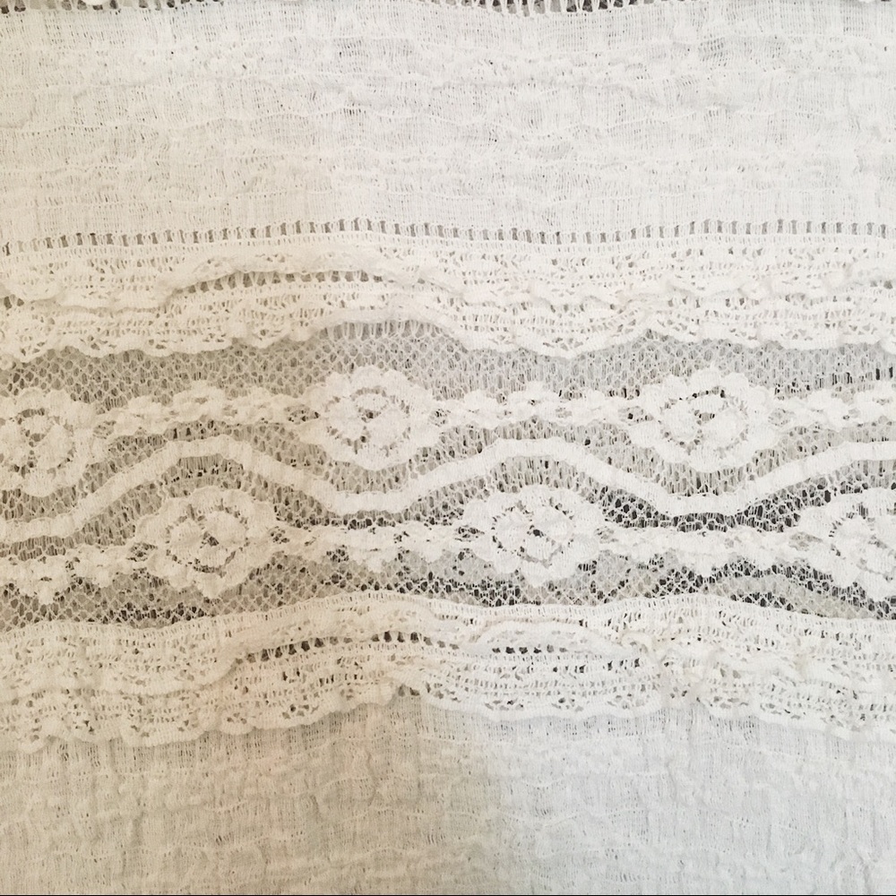 Long sleeve lace top - Picture 2 of 4